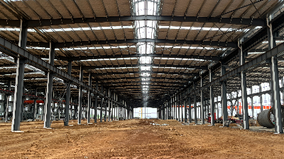 蔚藍(lán)鋼構(gòu)百科：建造大跨度的鋼結(jié)構(gòu)廠房時需要注意什么