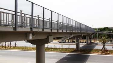 蔚藍造型鋼結(jié)構(gòu)橋梁工程：平頂山人行天橋